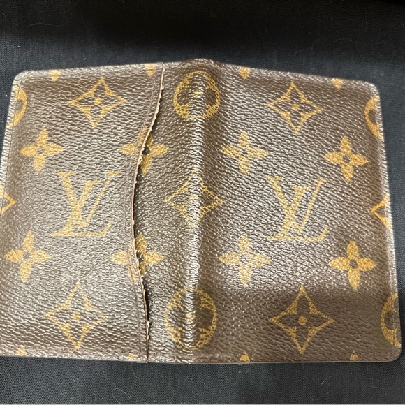 LV Authentic card holder - Picture 3 of 3
